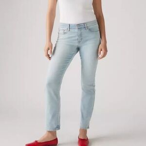 🆕 Levi's Classic Straight Jeans